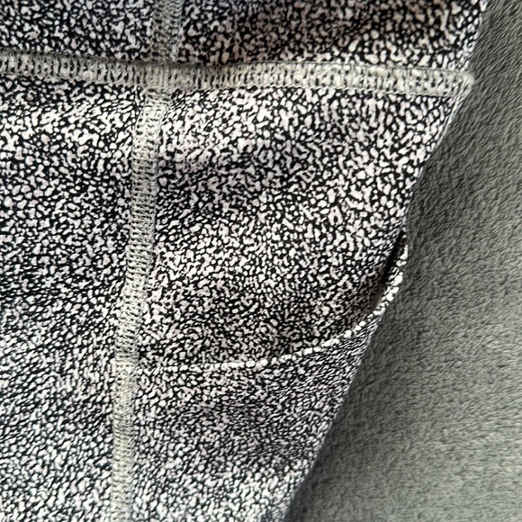 Women’s Lululemon leggings - Picture 6 of 8